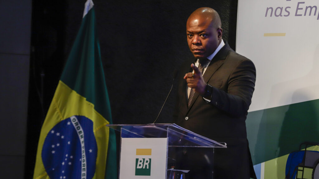 Brasília (DF) 04/09/2024- Ministro Silvio Almeida, participa da cerimônia do pacto pela diversidade, equidade e inclusão nas empresas estatais.
Foto: Joédson Alves/Agência Brasil