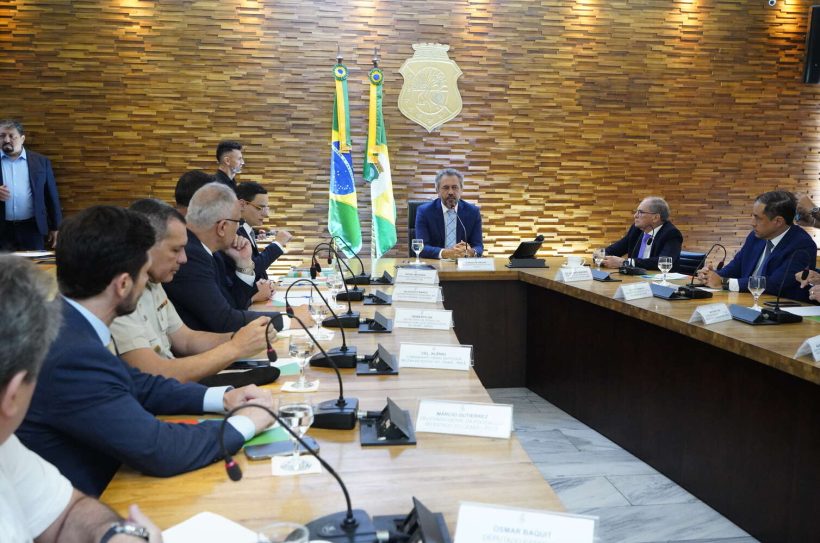 Elmano vai a Brasília participar de reunião com o presidente Lula sobre o combate à violência no Estado