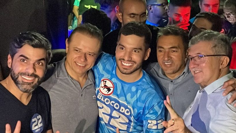 Deputados do PDT participam de evento de campanha de André Fernandes na periferia de Fortaleza