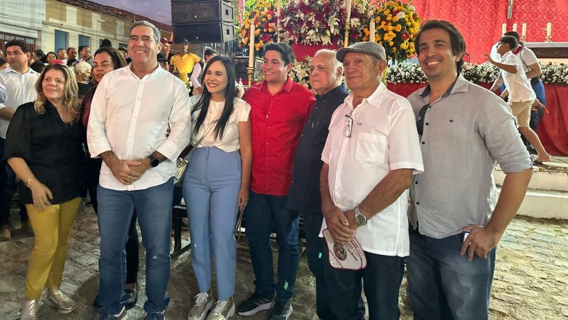 Roberto Pessoa e Luiz Gastão participam da festa de encerramento da Menina Benigna