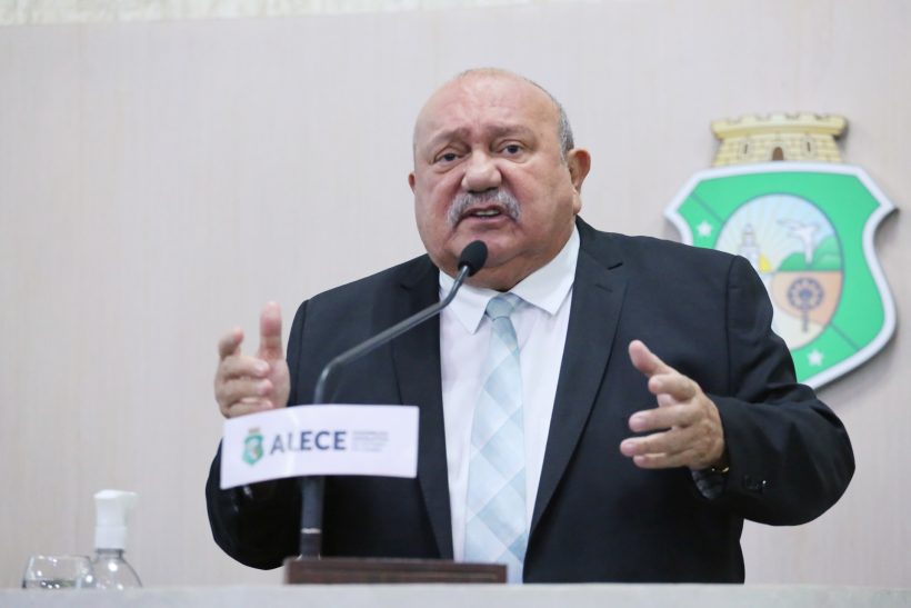 Deputado Fernando Hugo é internado em Fortaleza