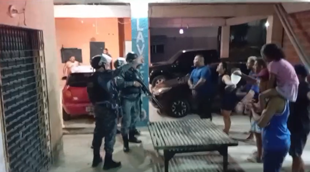 Protestos causam tiroteio e confusão em residencial de Fortaleza