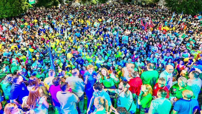 Tauá: Patrícia Aguiar faz comício no último dia de campanha oficial