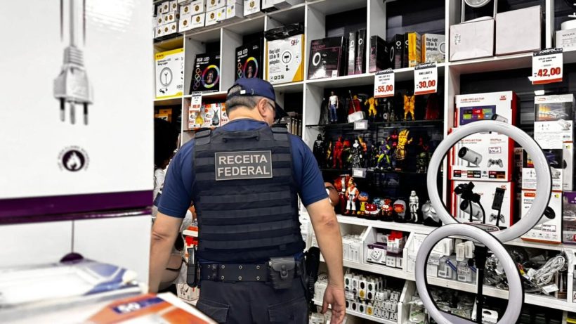 Receita Federal apreende mercadorias falsificadas e sem nota fiscal em lojas do Centro de Fortaleza