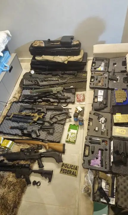 Policiais da PRF e PM são alvos de operação no Ceará
