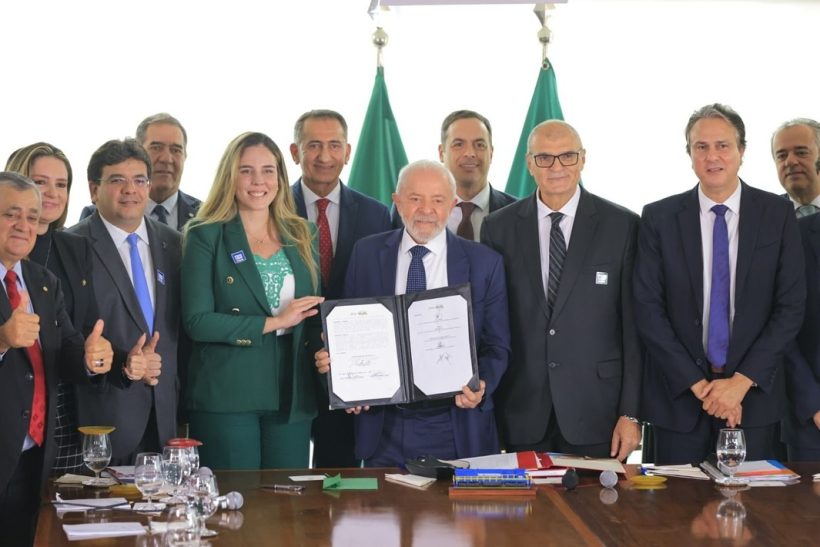 Jade Romero assina repasse de R$ 3,6 bi para expansão da Transnordestina