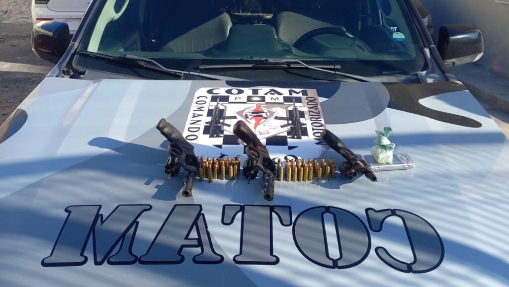 Polícia prende suspeito e apreende armas e drogas em Caucaia