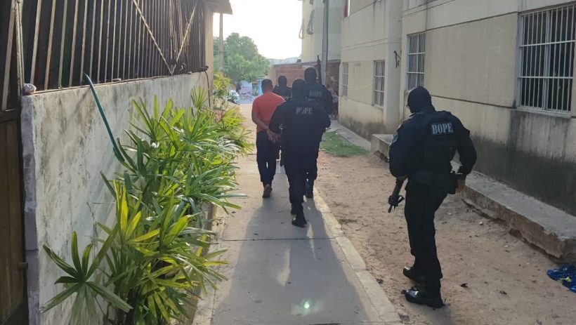 Forças de segurança prendem suspeitos de falsificação de documentos