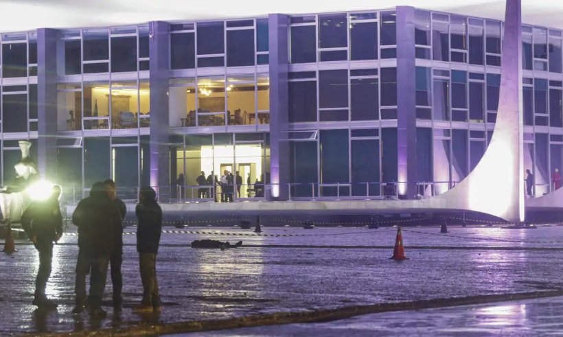 Homem explode carro na Câmara e morre ao tentar invadir STF com explosivos
