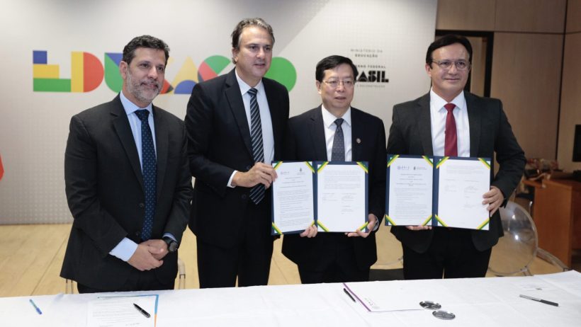 UFC assina memorando com universidade chinesa para pesquisa conjunta e intercâmbio