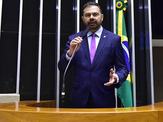 Idilvan Alencar é o secretário de educação de Evandro Leitão