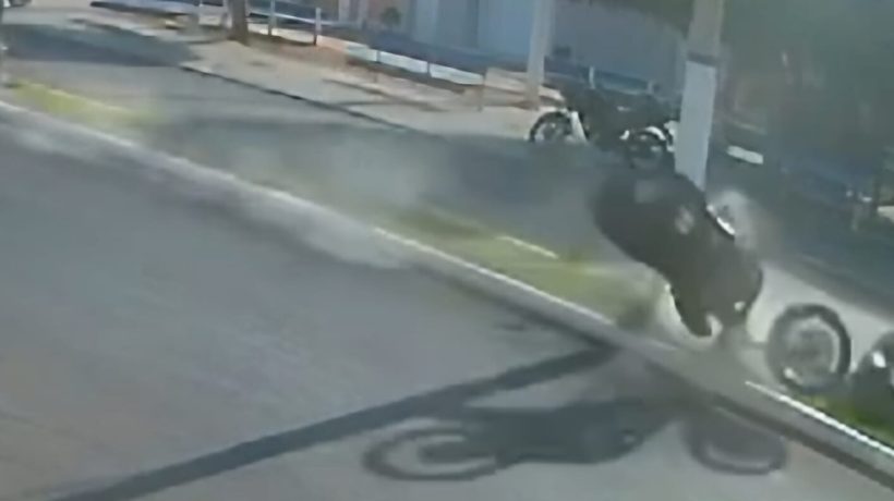 Motociclista morre durante colisão com poste na Cidade de Alto Santo
