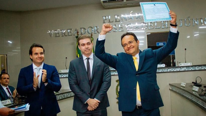 Átila Câmara é diplomado como prefeito reeleito de Maranguape