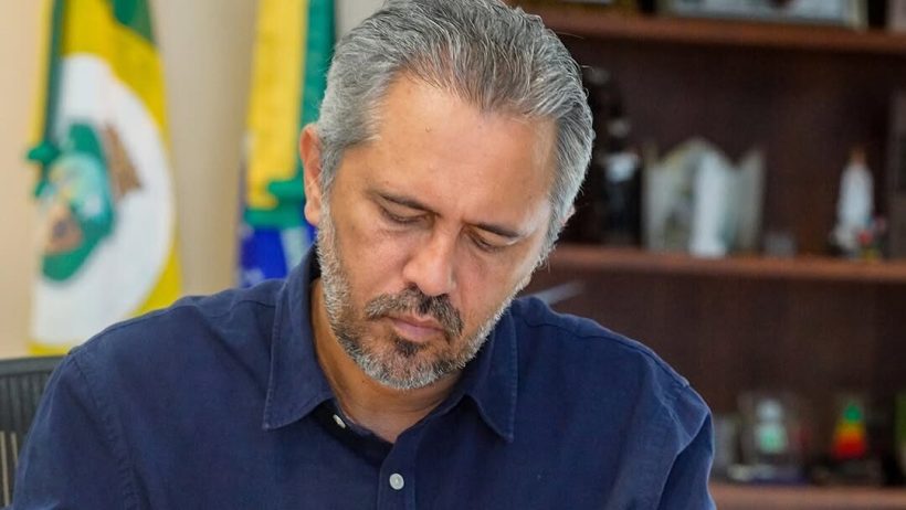 Elmano anuncia prorrogação de concurso da Uece e parcelamento do ICMS de Natal