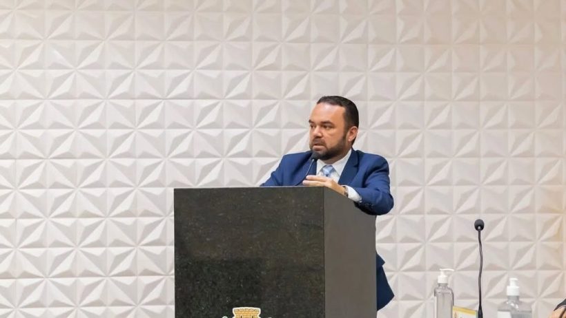Presidente da Câmara de Jijoca de Jeri convoca sessão para aumentar salários de vereadores e prefeito eleito