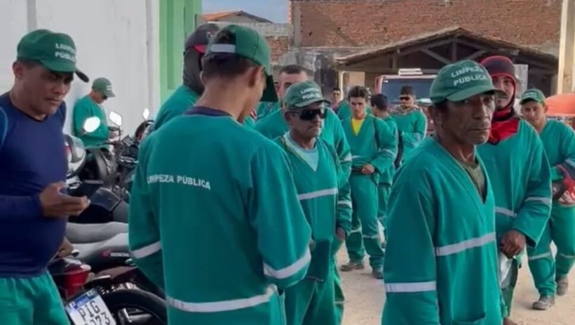 Garis entram em greve por atraso salarial em Crateús; limpeza pública é interrompida