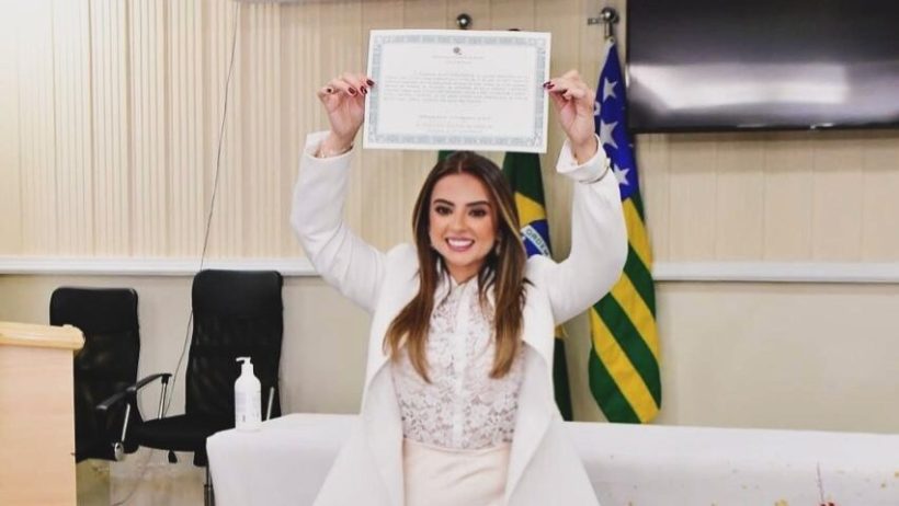 Naiara Castro é diplomada como prefeita eleita de Morada Nova