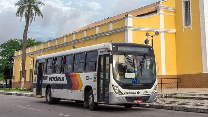 Prefeitura de Caucaia e empresa Vitória fazem acordo e garantem transporte gratuito até o fim do ano