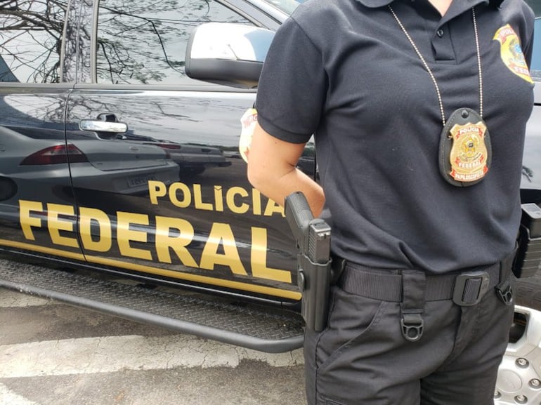 Delegada e advogado são alvos de operação da PF em Fortaleza
