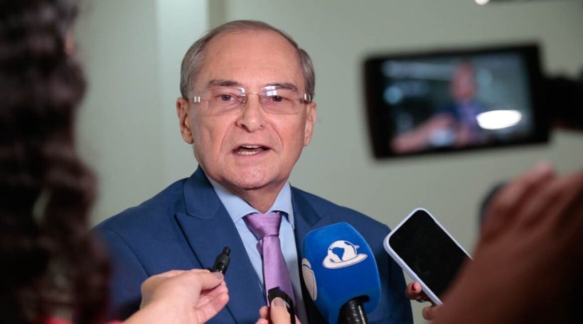 Presidente do TJCE, desembargador Abelardo Benevides, assume Governo do Estado
