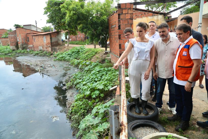 Evandro Leitão visita comunidades próximas ao Rio Maranguapinho