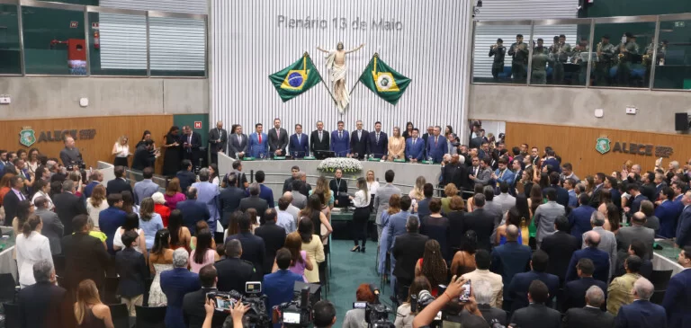 Romeu Aldigueri toma posse como novo presidente da Alece