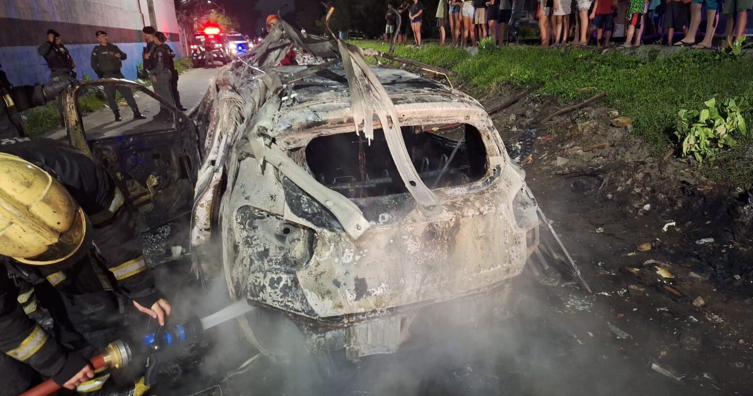 Empresas proibidas de operar no Pirambu tem veículos incendiados
