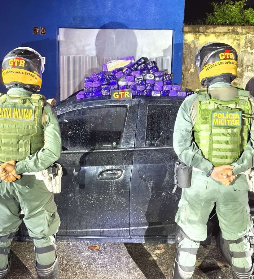 PMCE apreende 52,2 kg de maconha e munições em operação na Barra do Ceará