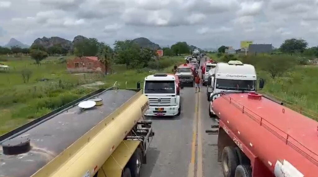 Pipeiros do Ceará anunciam greve geral por atraso nos pagamentos