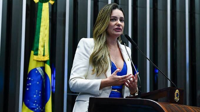 Senadora Augusta Brito confirma pré-candidatura a deputada federal
