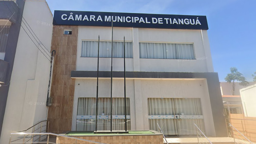 Justiça condena ex-vereador de Tianguá por nomeação de assessores fantasmas