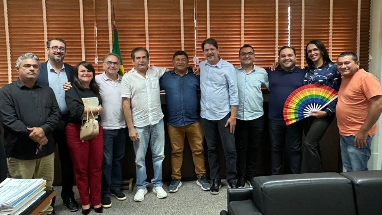 Cid participa de audiências com secretários estaduais ao lado de vereadores de Sobral