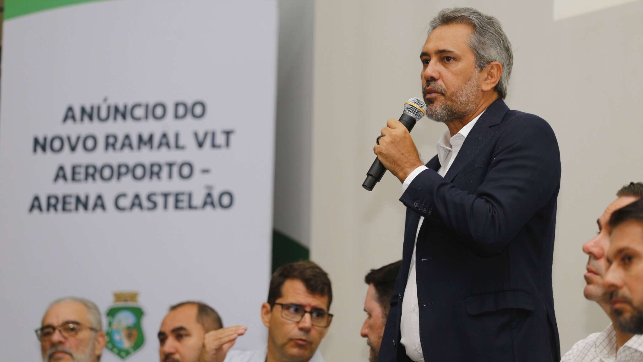 Governador Elmano anuncia criação da linha VLT Aeroporto-Castelão