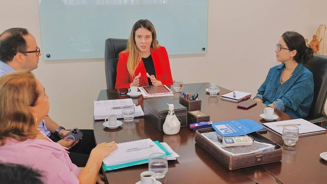Jade Romero alinha com BID a construção de 103 equipamentos sociais no Ceará