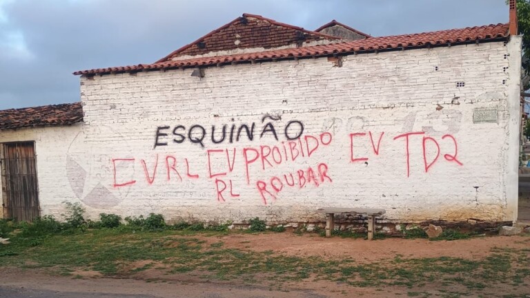 Polícia prende quatro suspeitos por pichações com referências ao CV no Ceará e RN