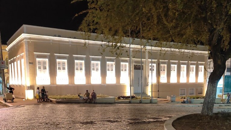 MPCE pede fim do aumento de salários do prefeito, vice e vereadores de Baturité