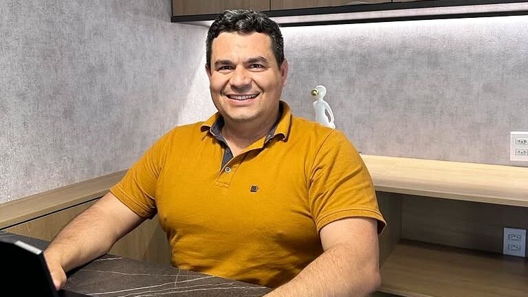 Prefeito de Potengi anuncia reajuste no salário dos professores abaixo do piso nacional
