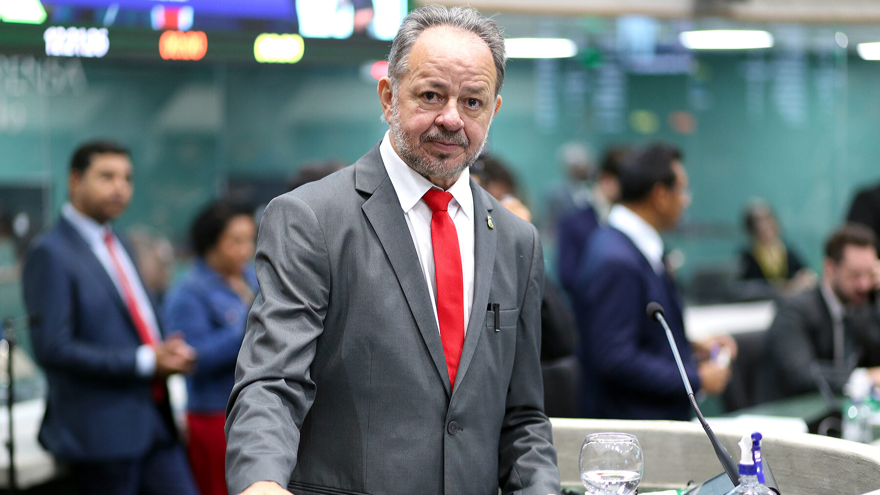 Acrísio Sena é empossado como deputado estadual na Alece