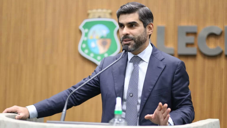 Deputado Queiroz Filho rebate criticas de secretário da Casa Civil a ex-prefeito de Fortaleza