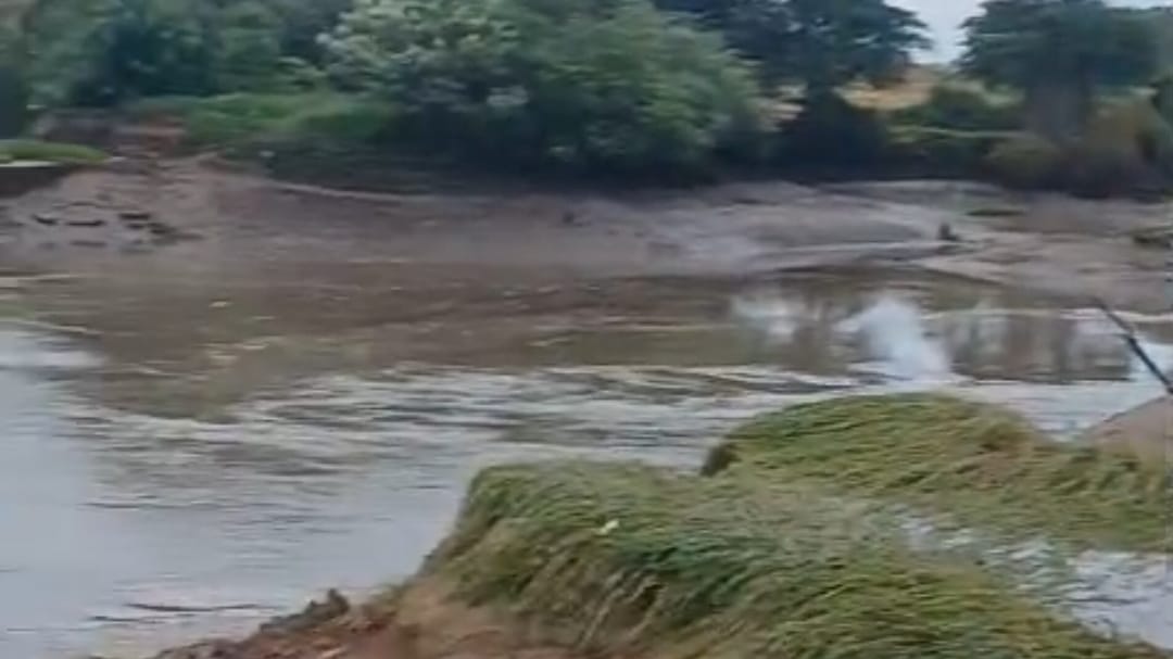 Barragem de Acopiara rompe e provoca inundações na zona rural do município