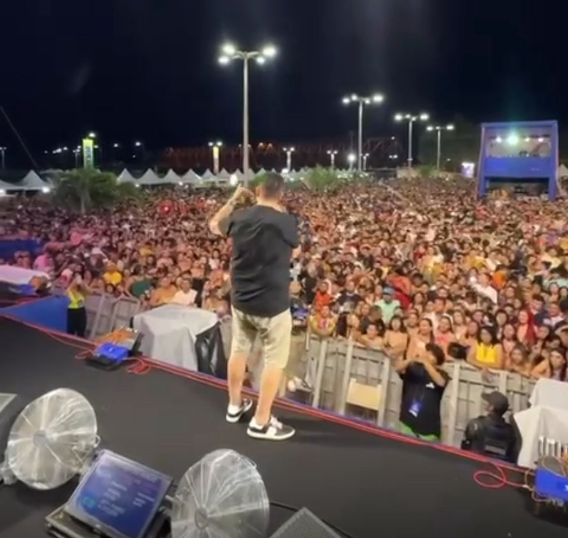 Presidente da ALECE apresenta Carnaval em Granja e anima multidão