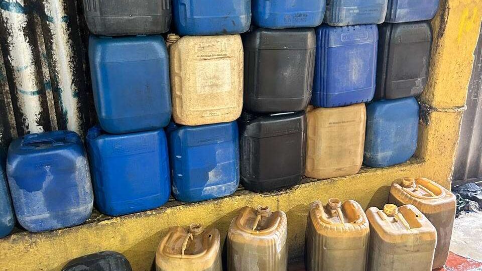 Polícia Civil prende trio suspeito de furtar mais de 2 mil litros de combustíveis