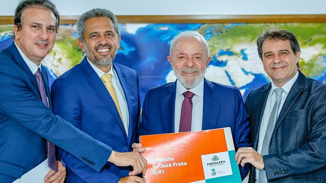 Elmano anuncia vinda de Lula ao Ceará para inauguração do hospital da UECE no dia 19 de março