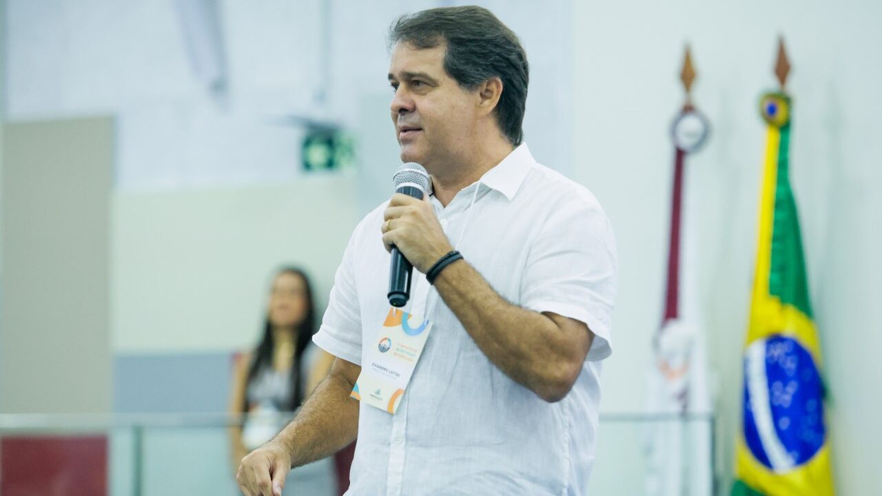 Prefeito Evandro destaca prioridades da gestão em reunião com secretariado
