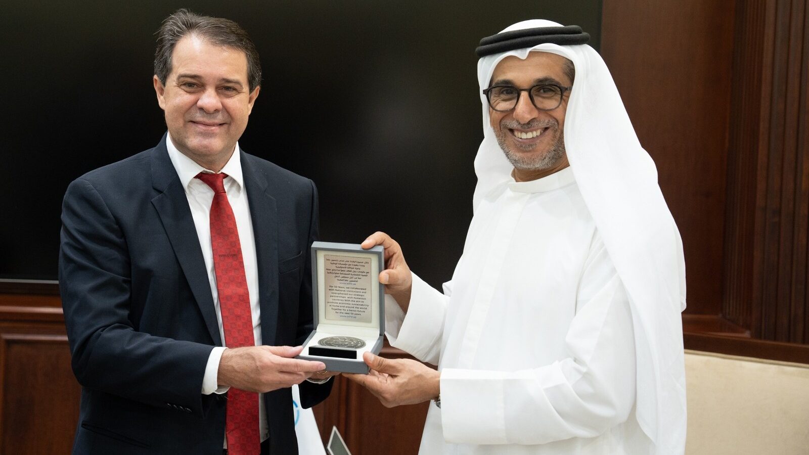 Evandro discute investimentos com o Fundo de Abu Dhabi para o Desenvolvimento