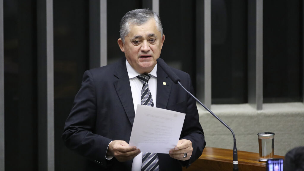 José Guimarães