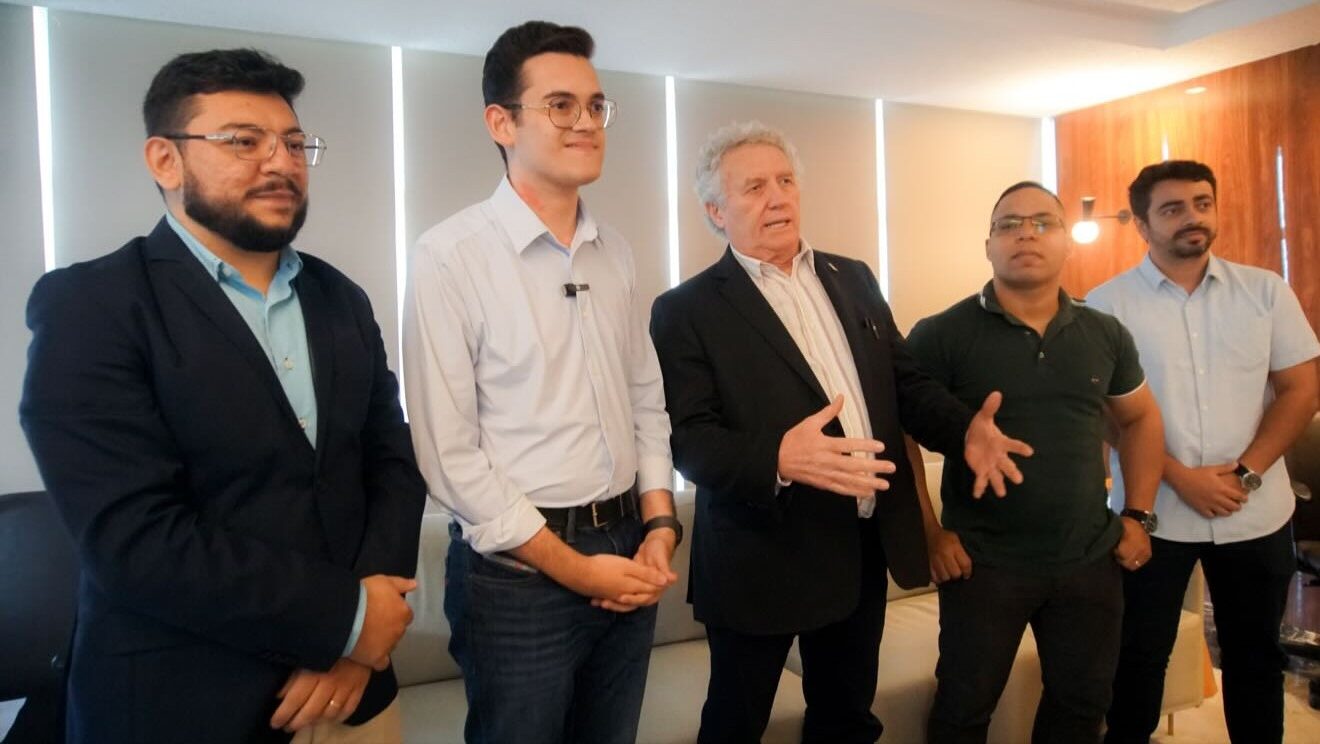 Prefeito de Sobral, Oscar Rodrigues, discute aliança eleitoral com PL e Novo para 2026