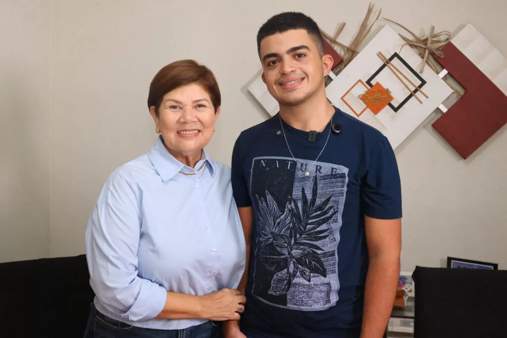 Aluno do programa Alcance Enem, da Alece, é aprovado em medicina pela UFC