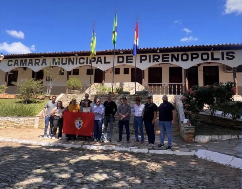 Vereadores de Aracati viajam com dinheiro público e fazem turismo antes de evento em Brasília