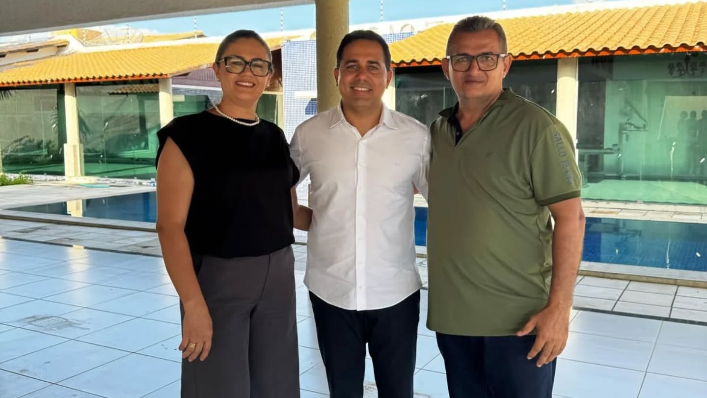 Prefeito Roberto Filho reforça base governista com adesão de Cida de Gesser